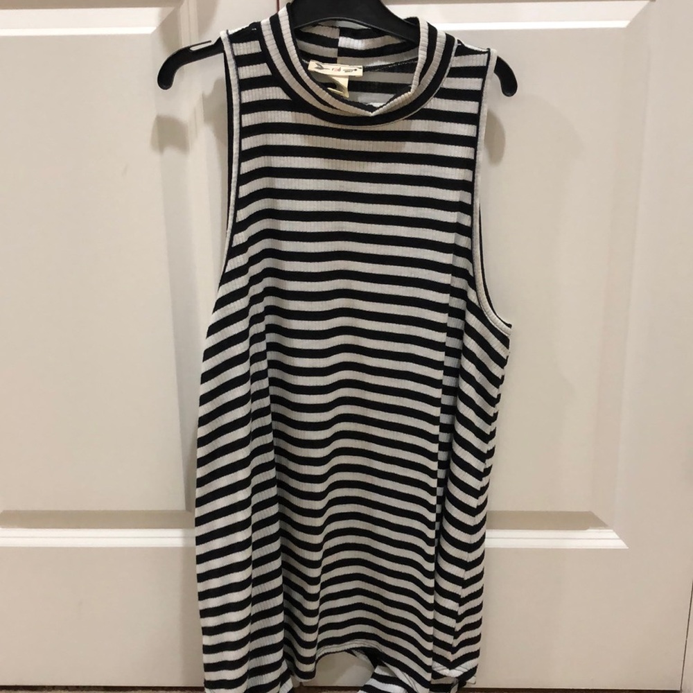 Black and White Halter Top long shirt